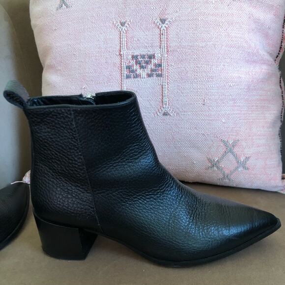 Everlane Boss Boots Black Pebbled Leather - Picture 11 of 13